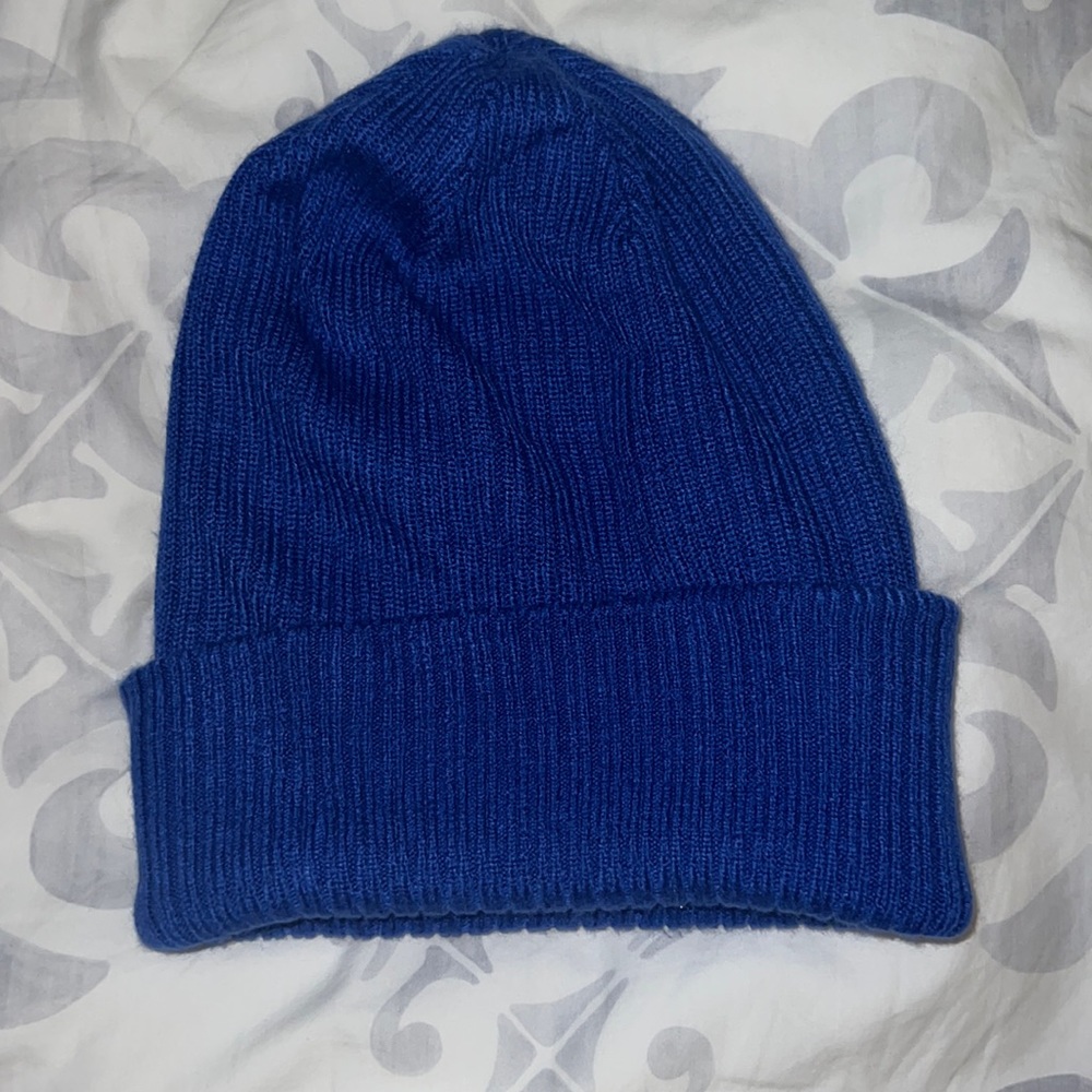 Royal blue aritzia hat
